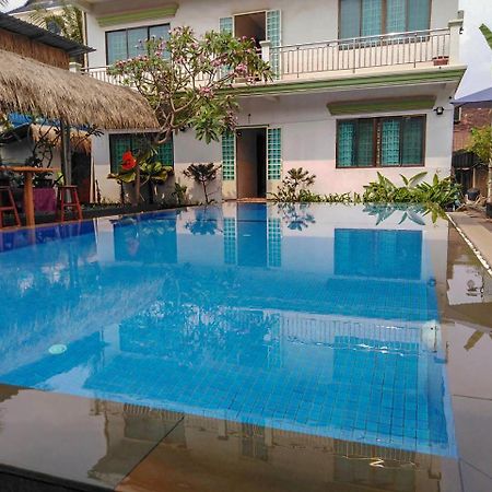 Damnak Riverside Villa Siem Reap Exterior photo