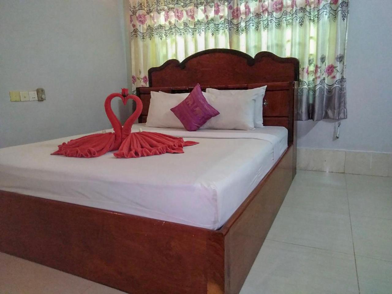 Damnak Riverside Villa Siem Reap Exterior photo
